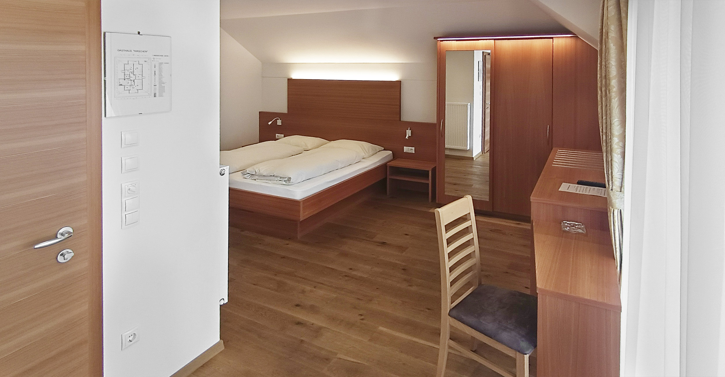 Hirschenwirt Zimmer Urlaub Ferienwohnungen Südtirol Eisacktal Latzfons